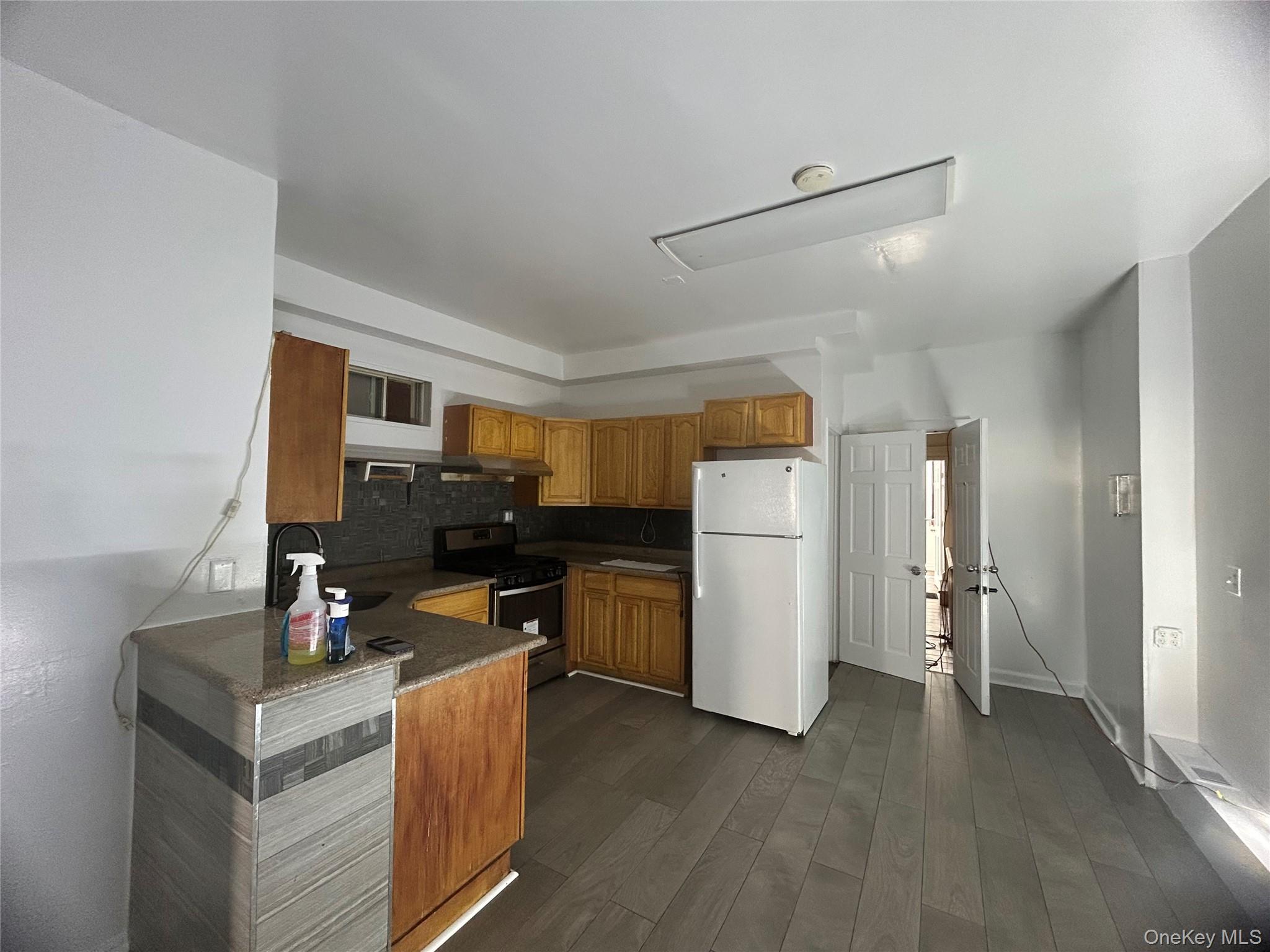 10713 Northern Boulevard 2 Property Photo 5