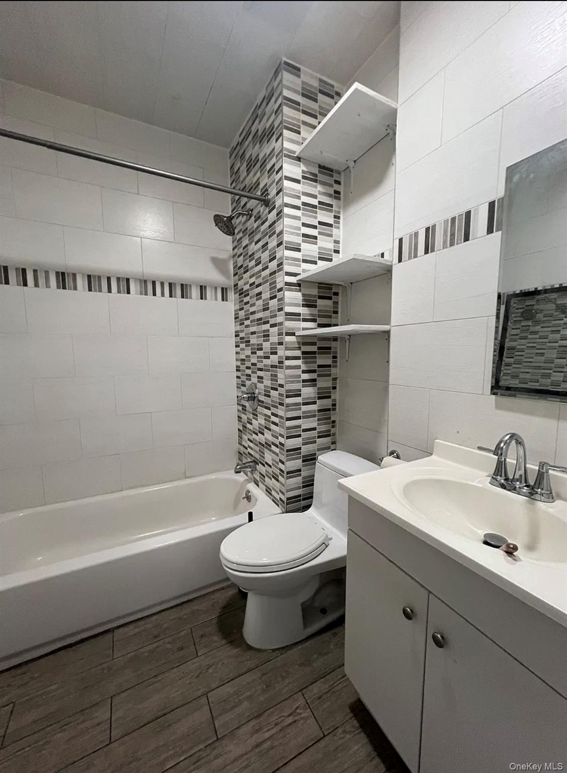 10713 Northern Boulevard 2 Property Photo 10