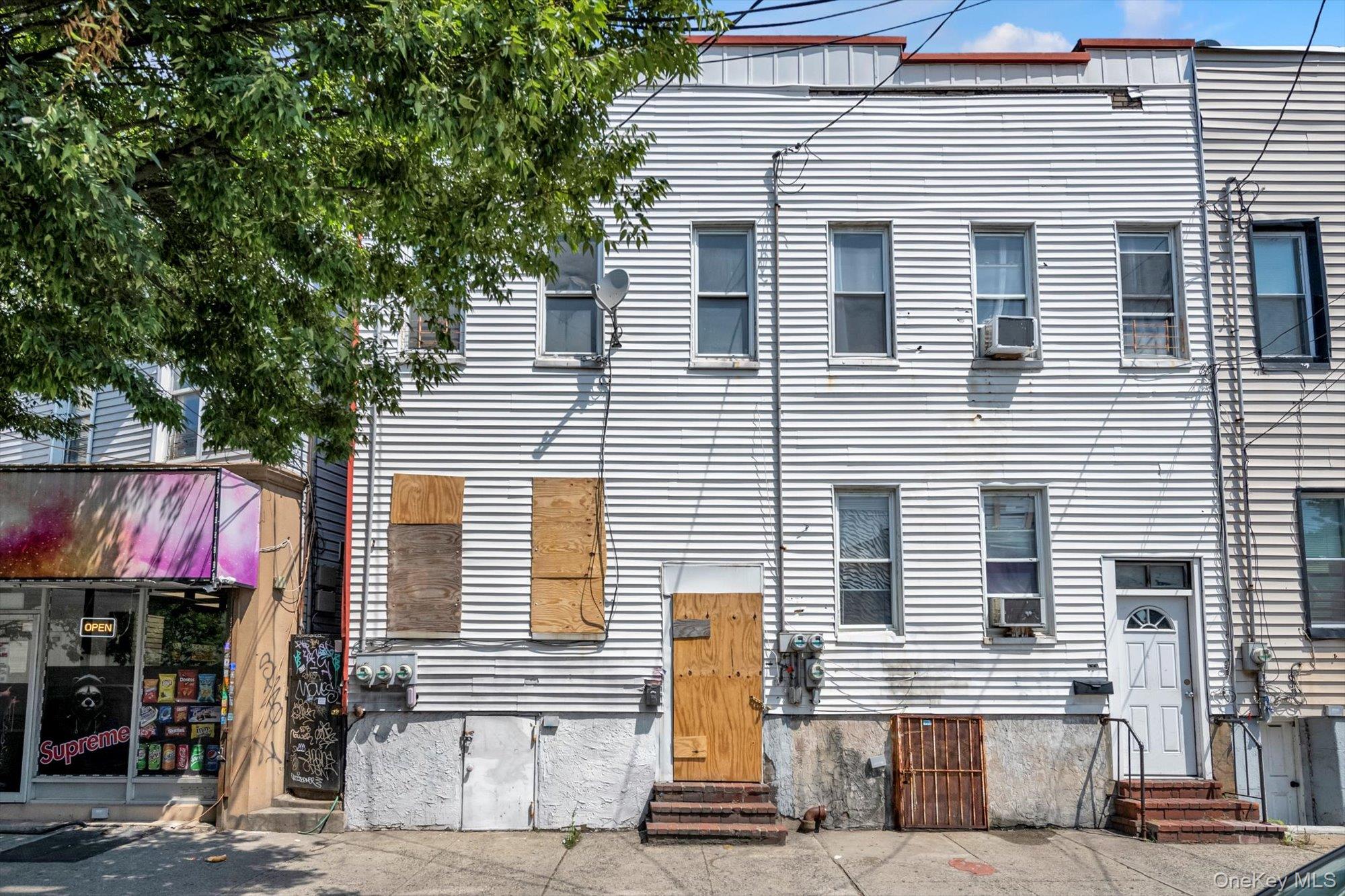 1129 E Tremont Avenue Property Photo 1