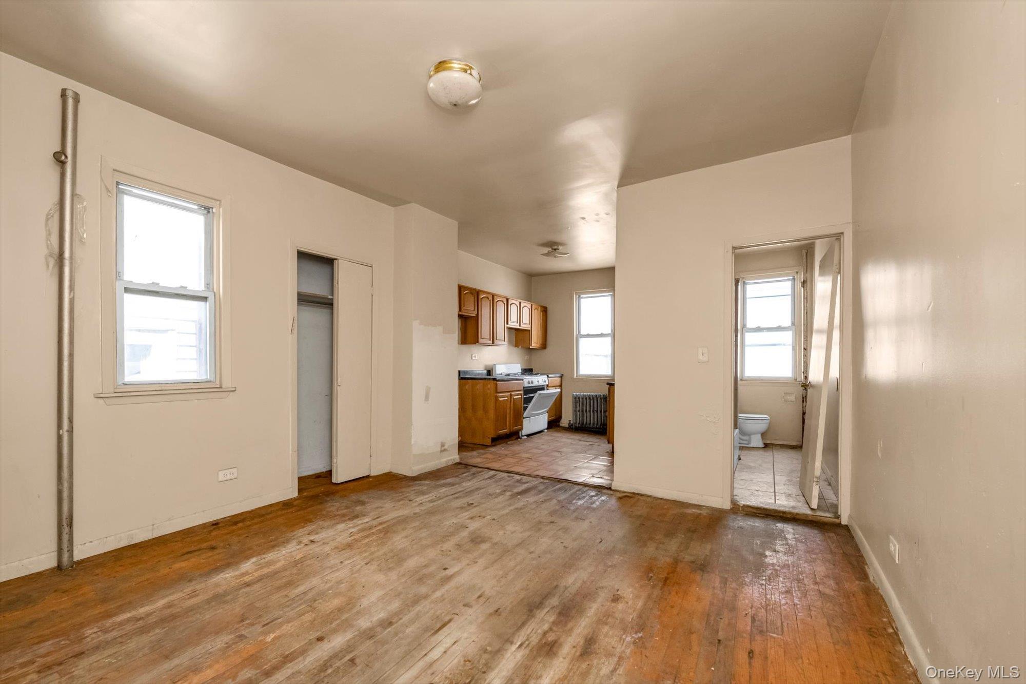 1129 E Tremont Avenue Property Photo 2