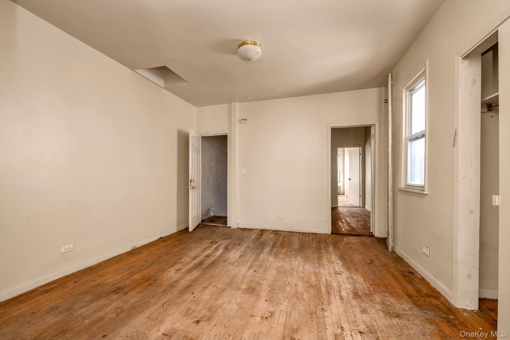 1129 E Tremont Avenue Property Photo 6