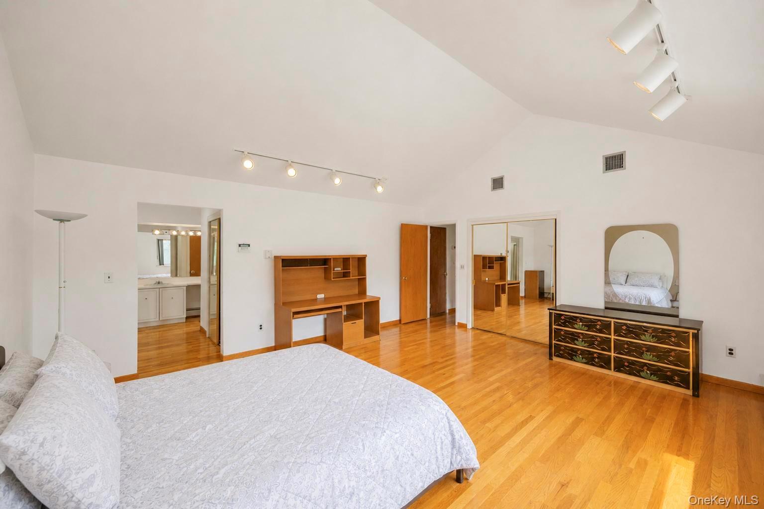 5 Dohne Court Property Photo 35