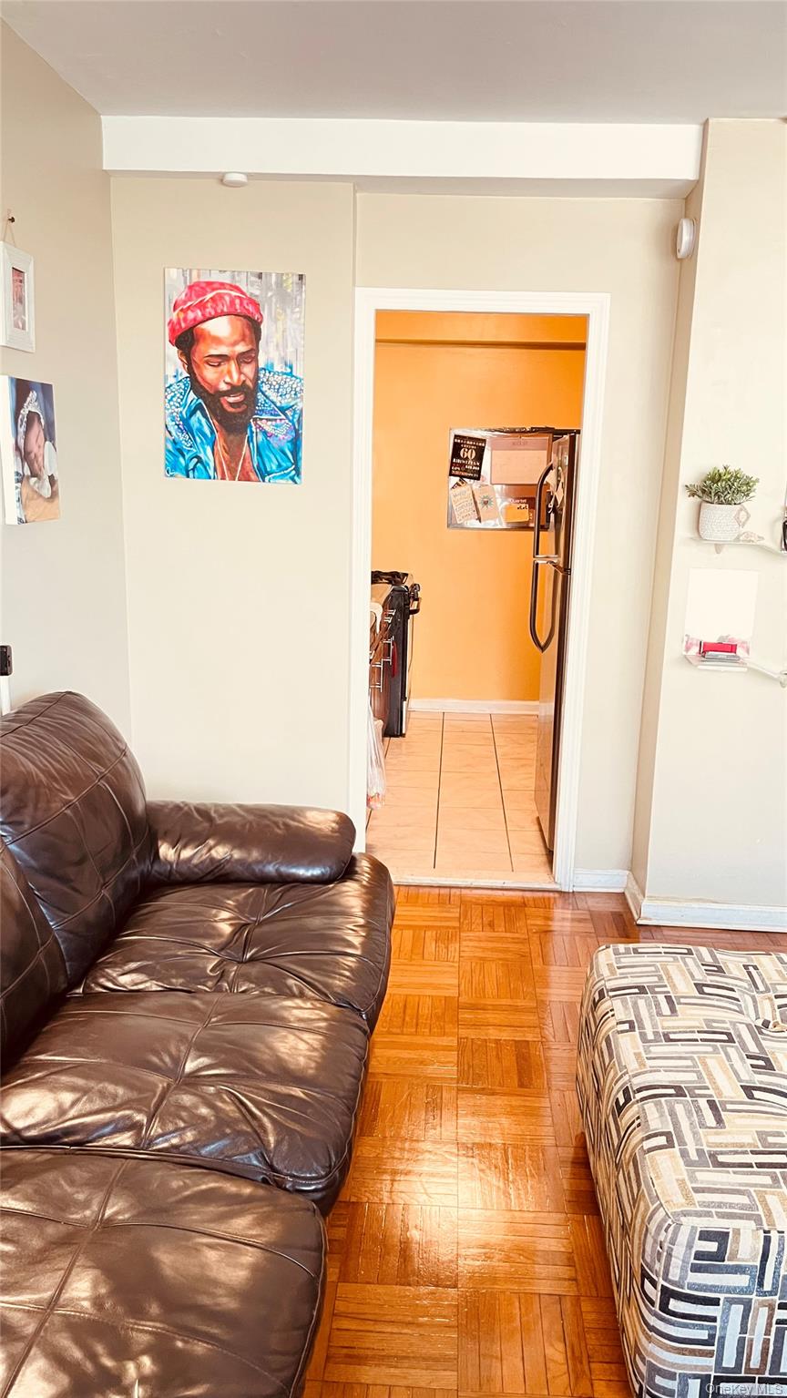 5 Fordham Hill Oval 14d Property Photo 5