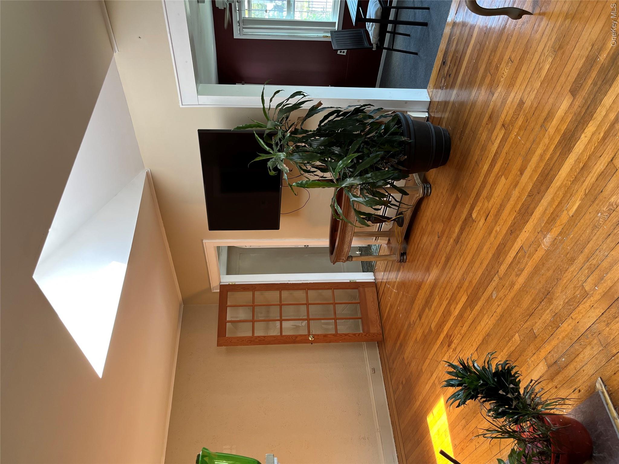137 E Roosevelt Avenue Property Photo 5