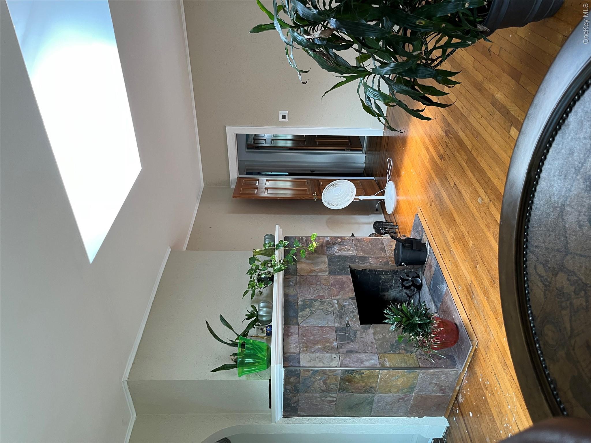 137 E Roosevelt Avenue Property Photo 6