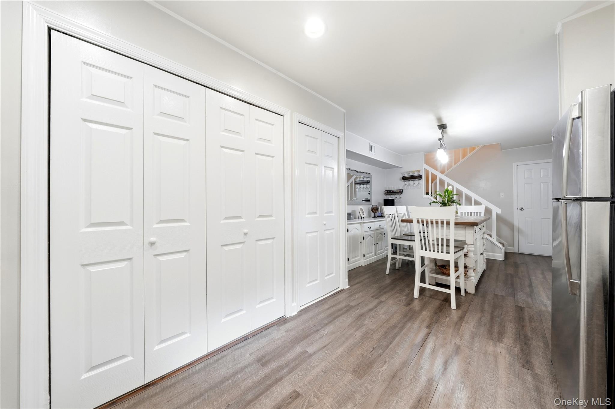 215 Springmeadow Drive B Property Photo 14