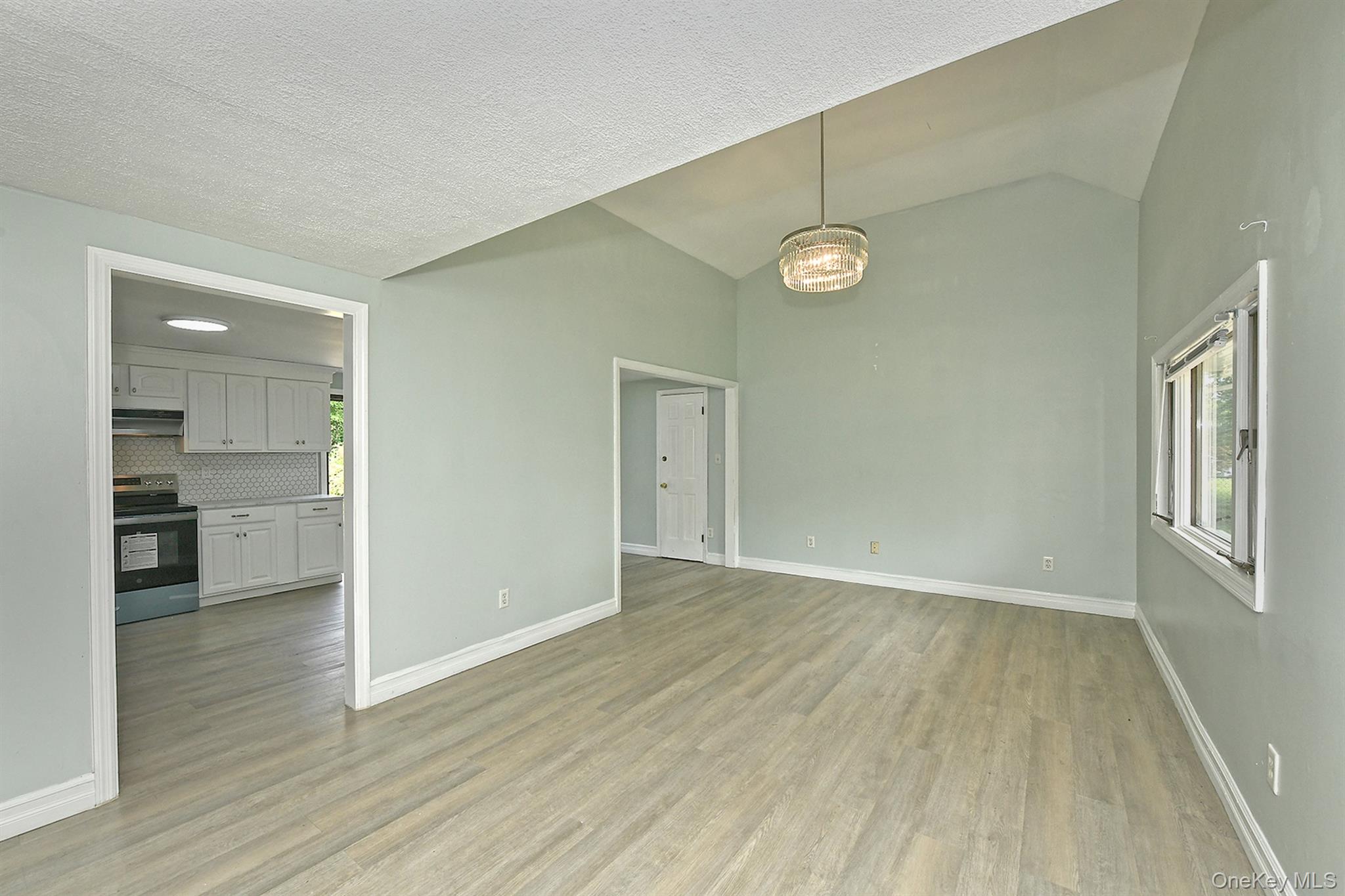 88 Matsunaye Drive Property Photo 5