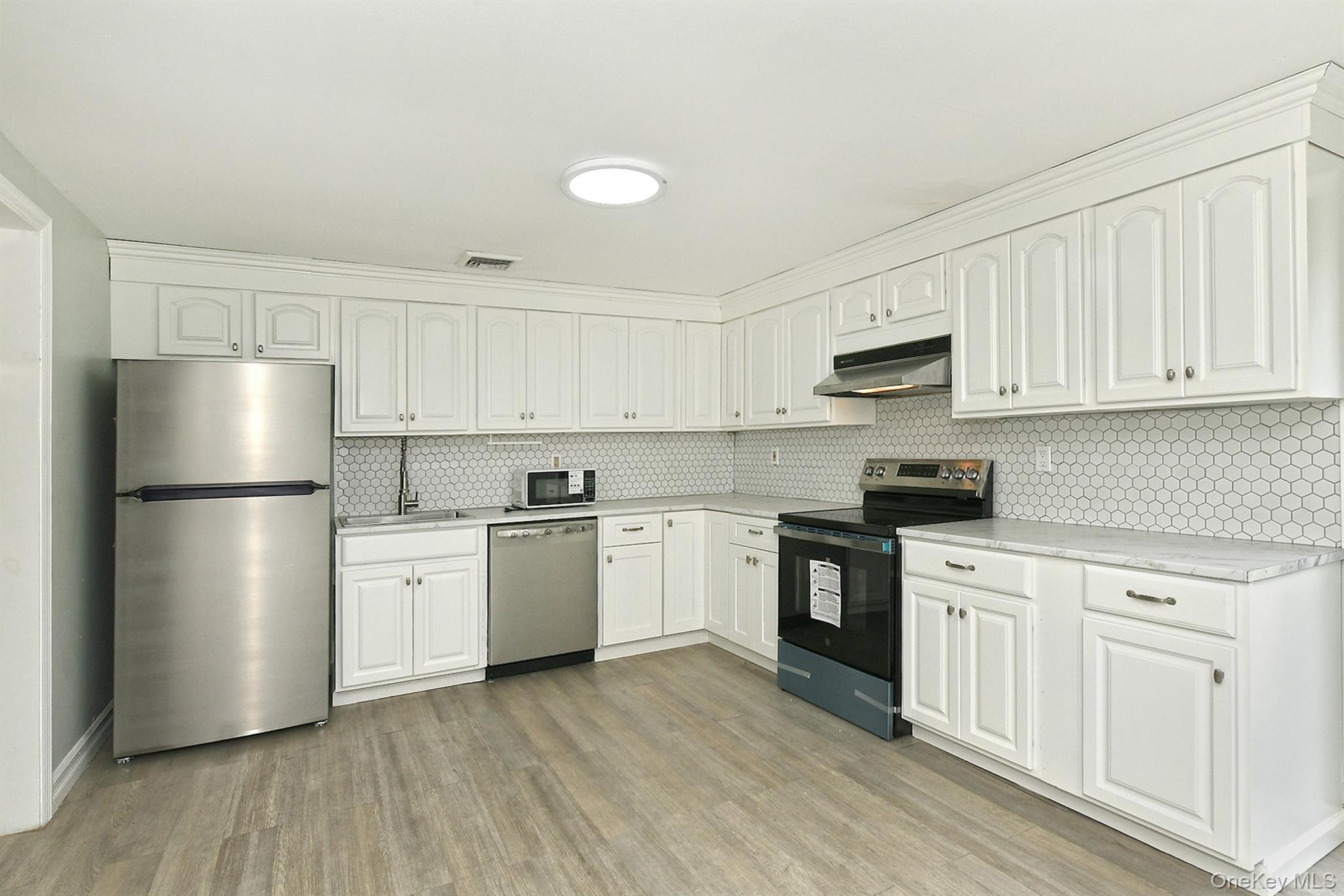 88 Matsunaye Drive Property Photo 7