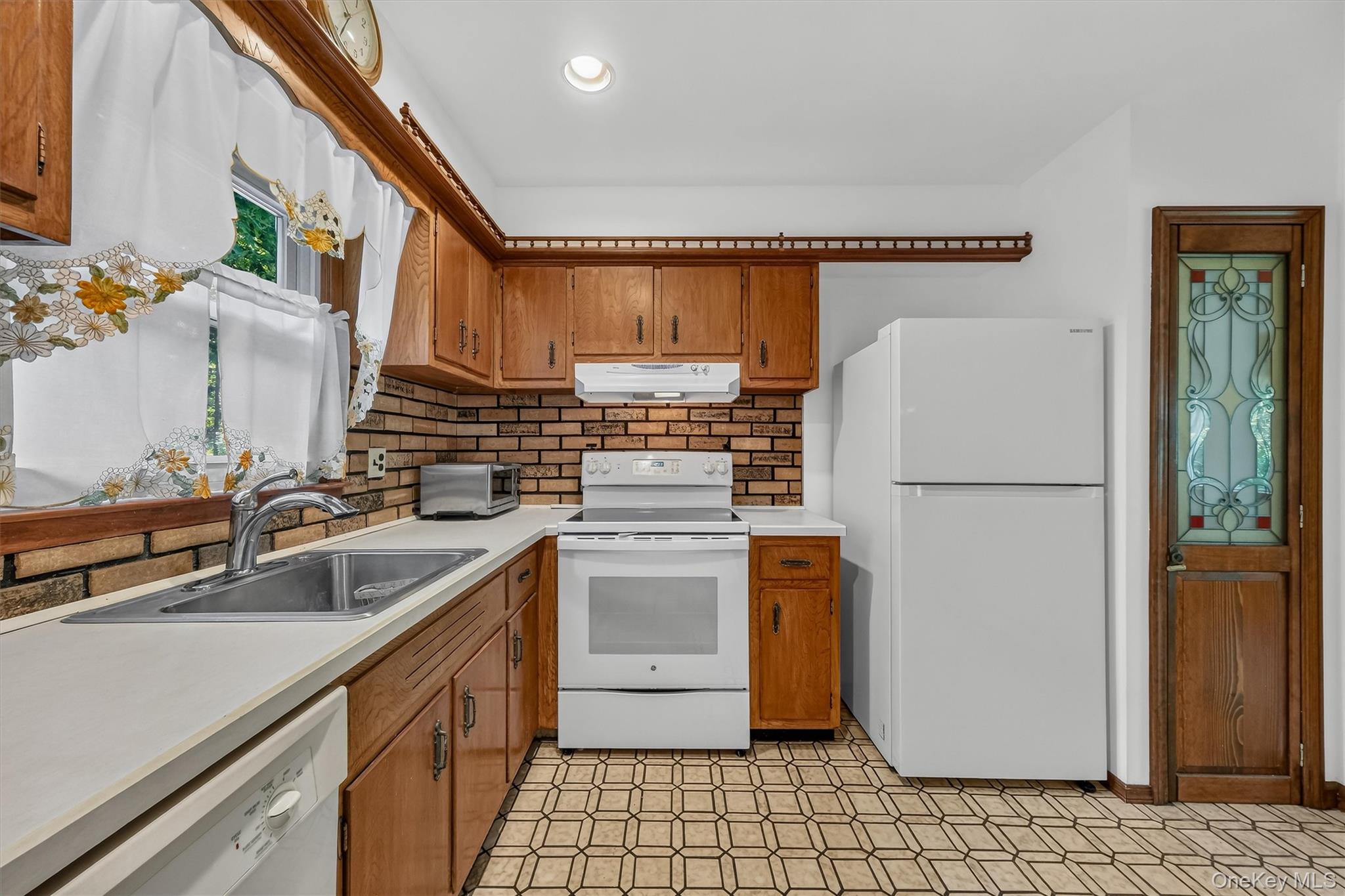 37 Julie Drive Property Photo 16