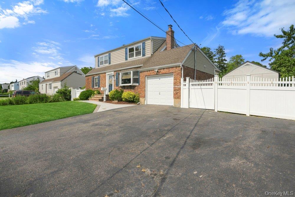 344 N Ontario Avenue Property Photo 2