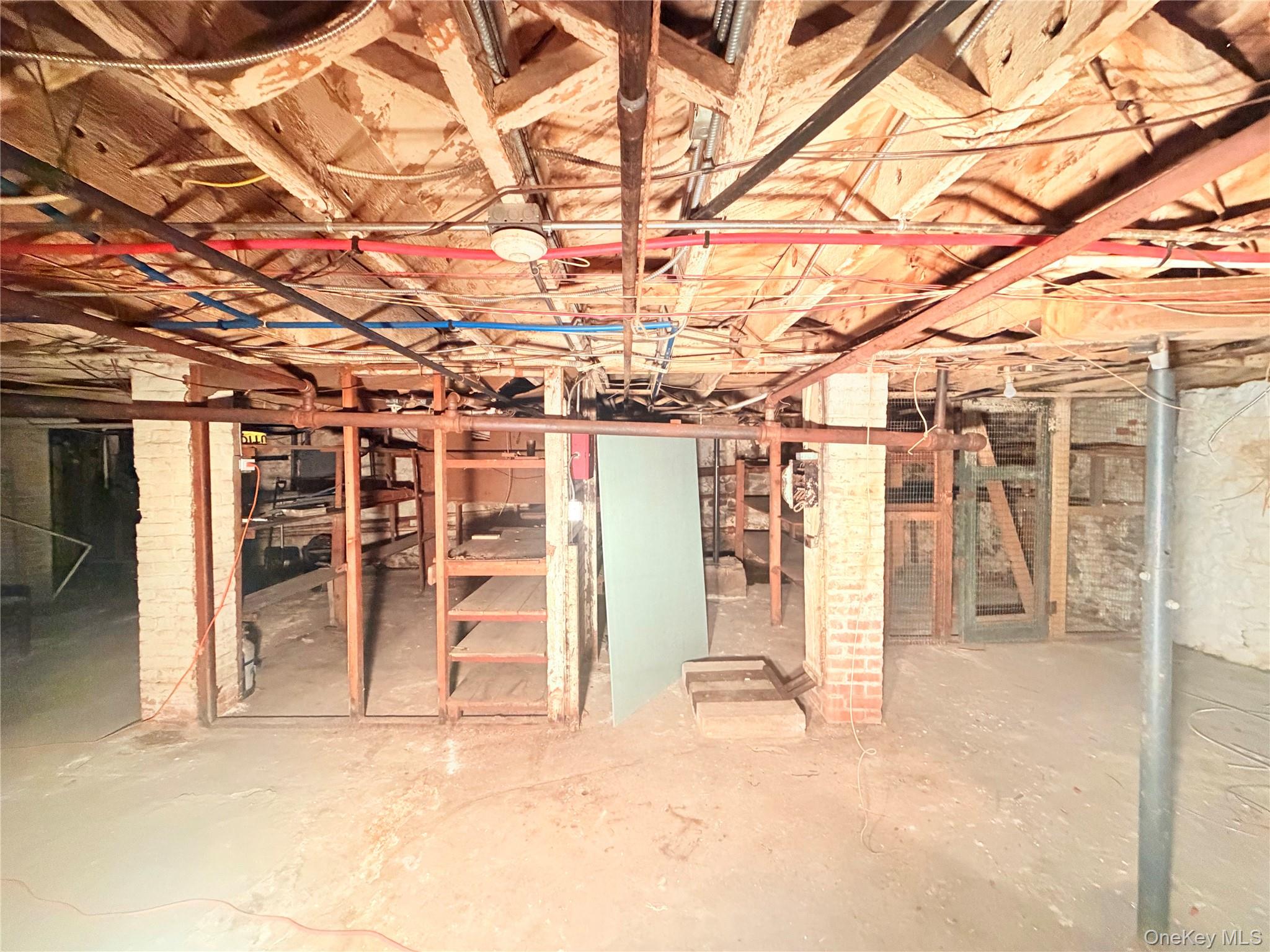 33 Center Street 29 Property Photo 8
