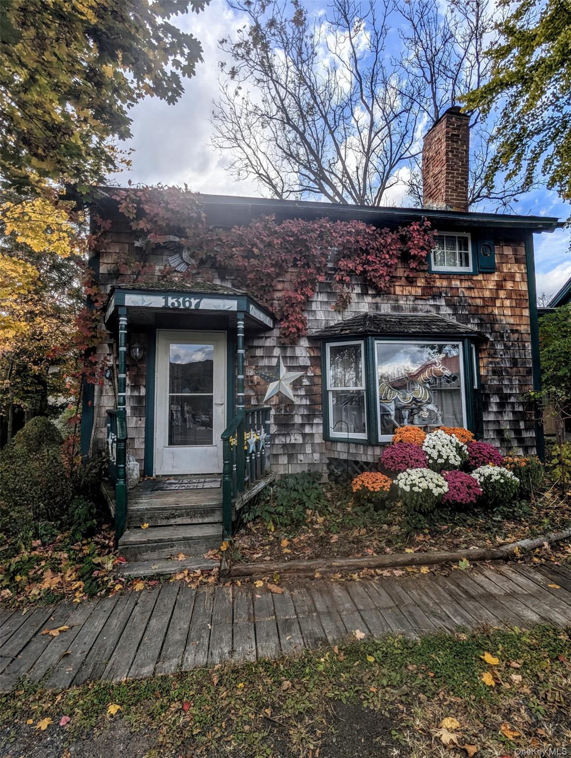 1367 Kings Highway Property Photo 1
