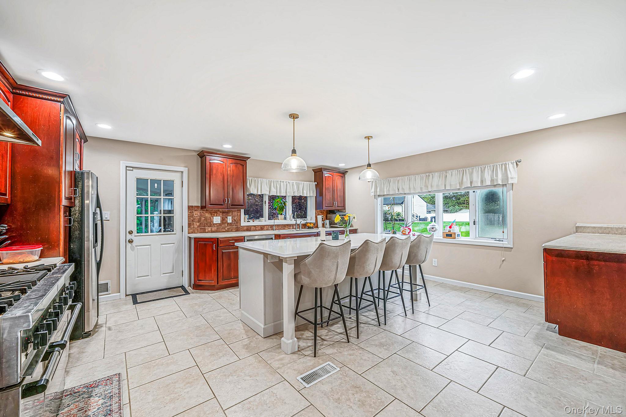 15 Kirby Lane Property Photo 5
