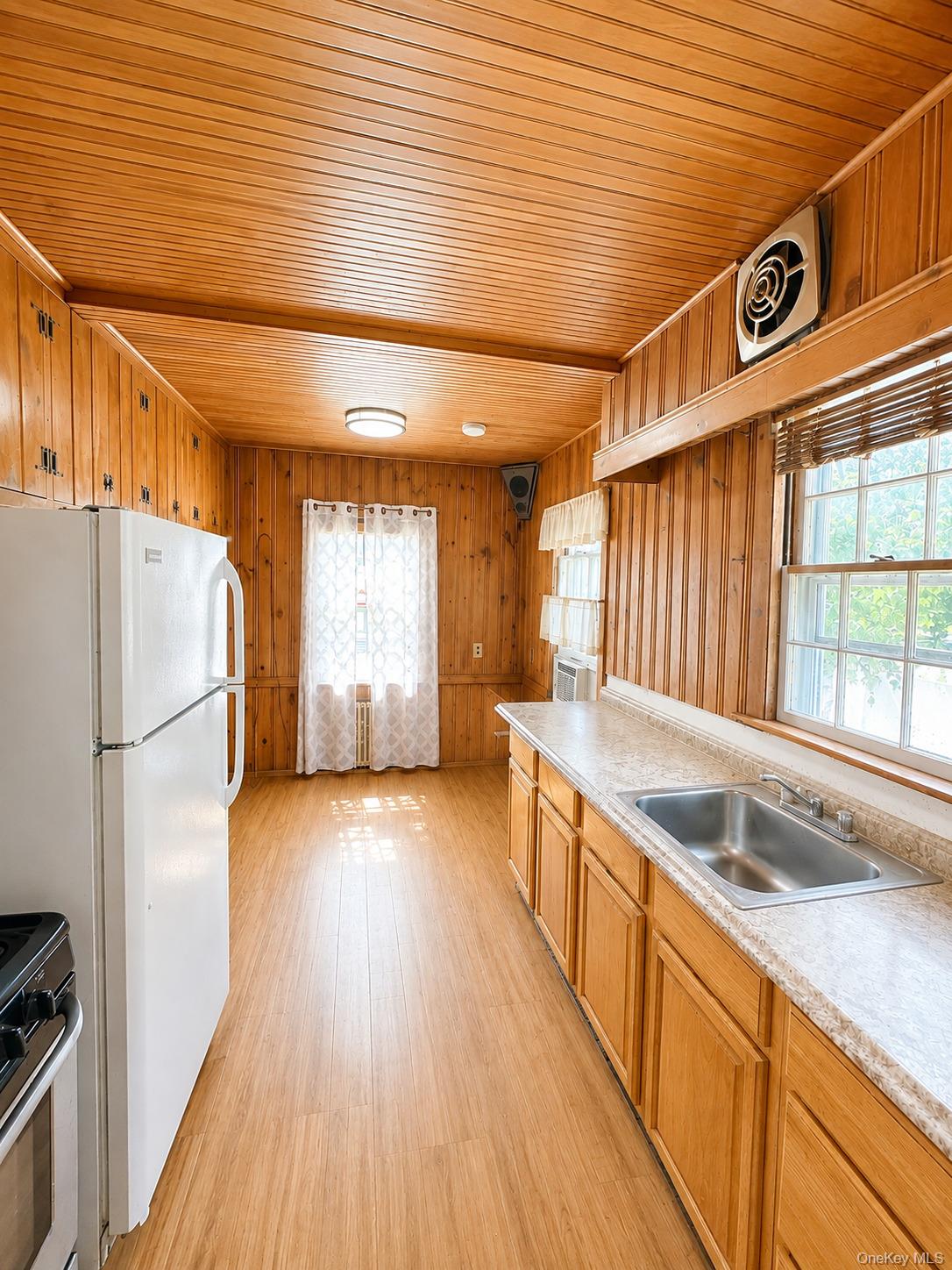 1036780 Property Photo 3