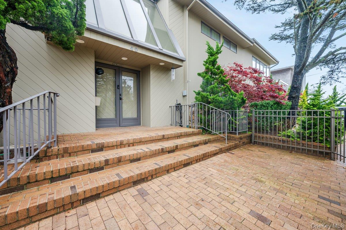 40 Cayuga Avenue Property Photo 2