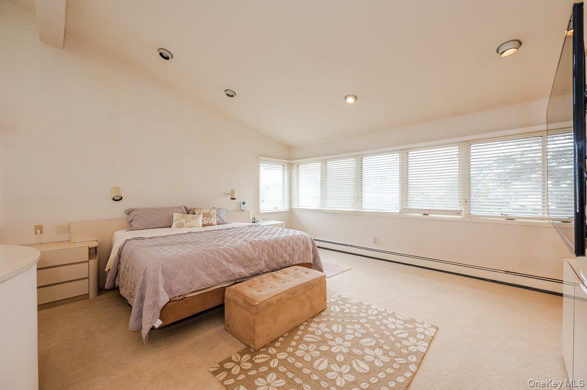 40 Cayuga Avenue Property Photo 22