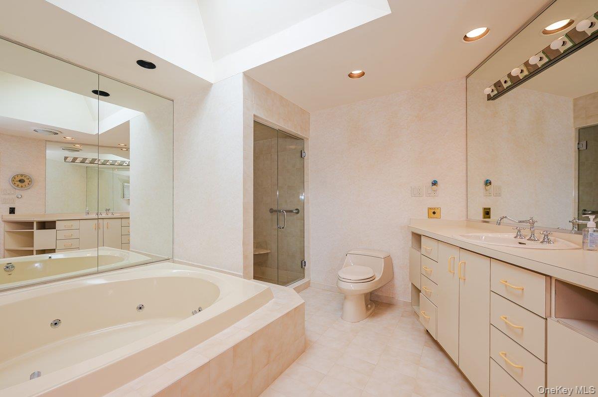 40 Cayuga Avenue Property Photo 25