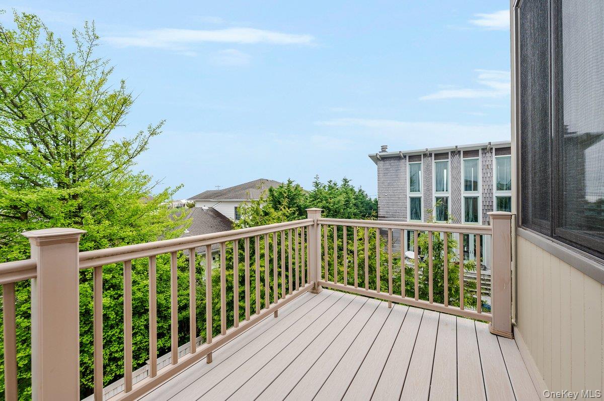 40 Cayuga Avenue Property Photo 28