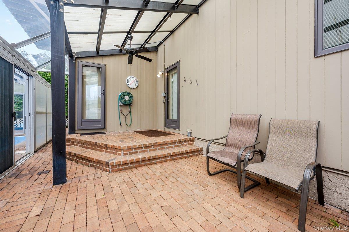 40 Cayuga Avenue Property Photo 32