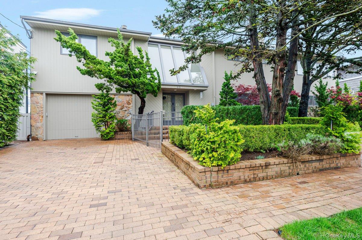 40 Cayuga Avenue Property Photo 35
