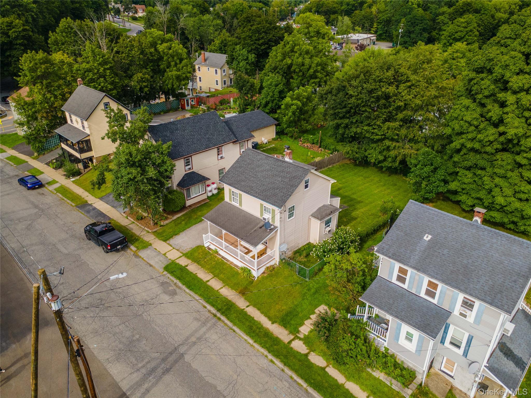 19 Railroad Avenue Property Photo 3