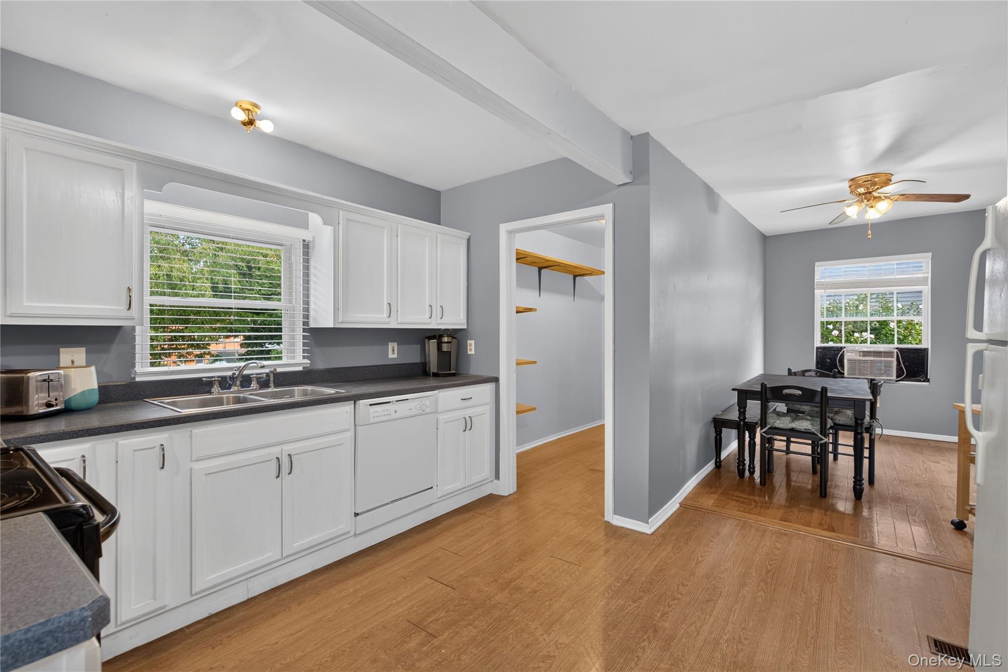 19 Railroad Avenue Property Photo 8