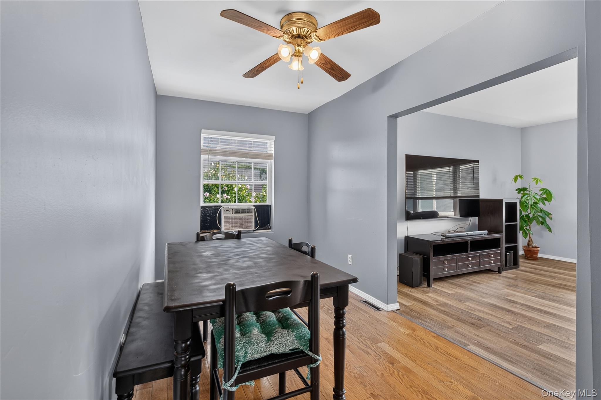 19 Railroad Avenue Property Photo 11
