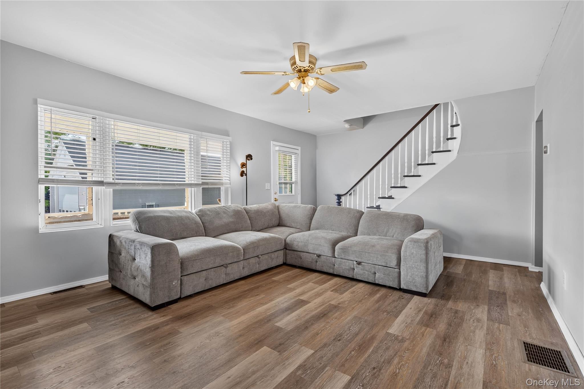 19 Railroad Avenue Property Photo 15