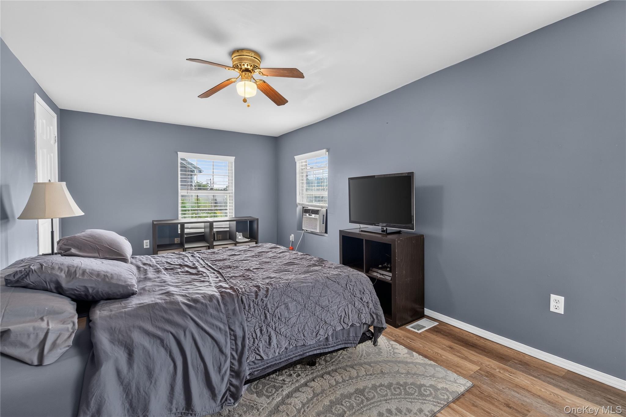 19 Railroad Avenue Property Photo 17