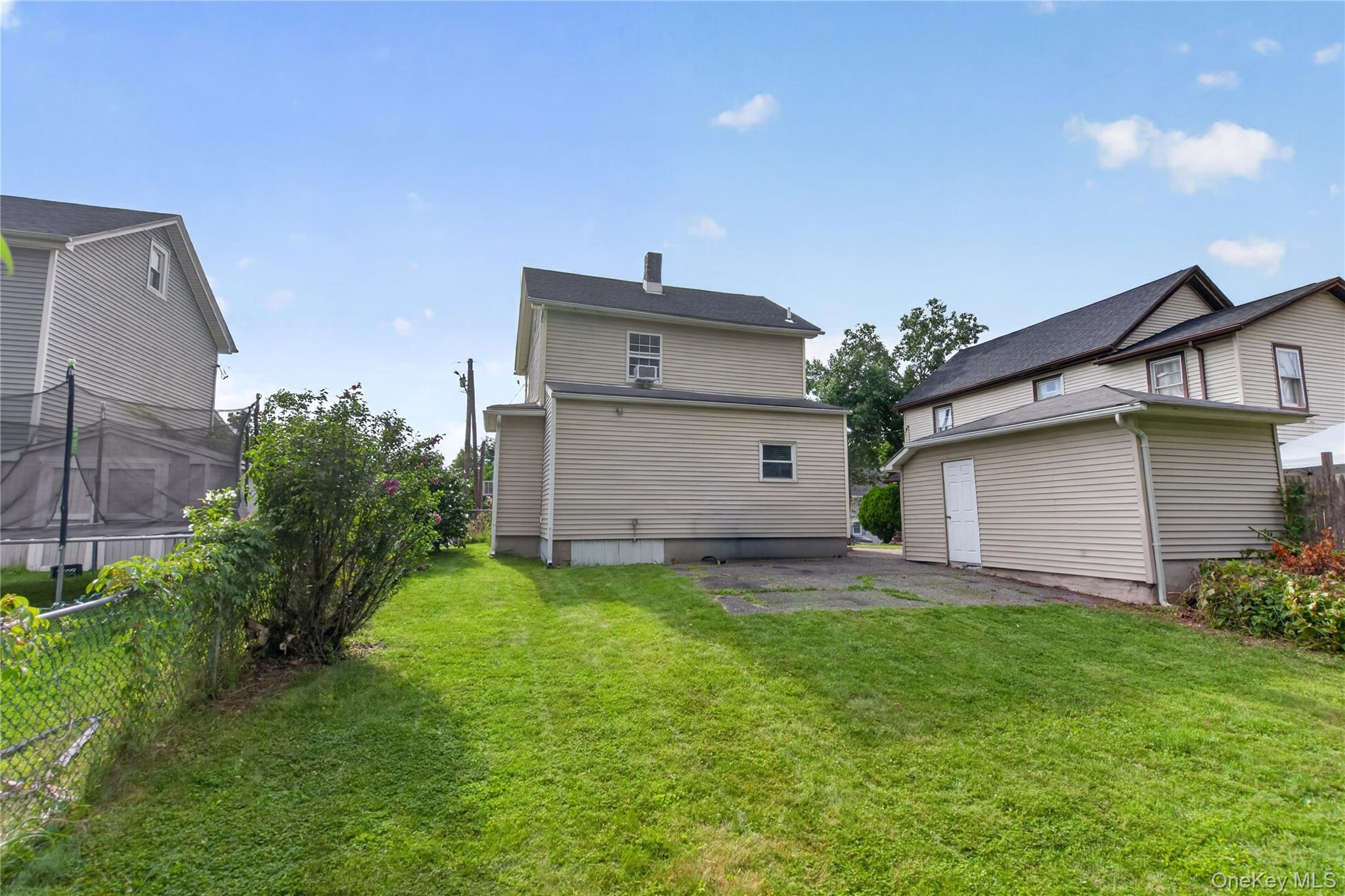 19 Railroad Avenue Property Photo 22