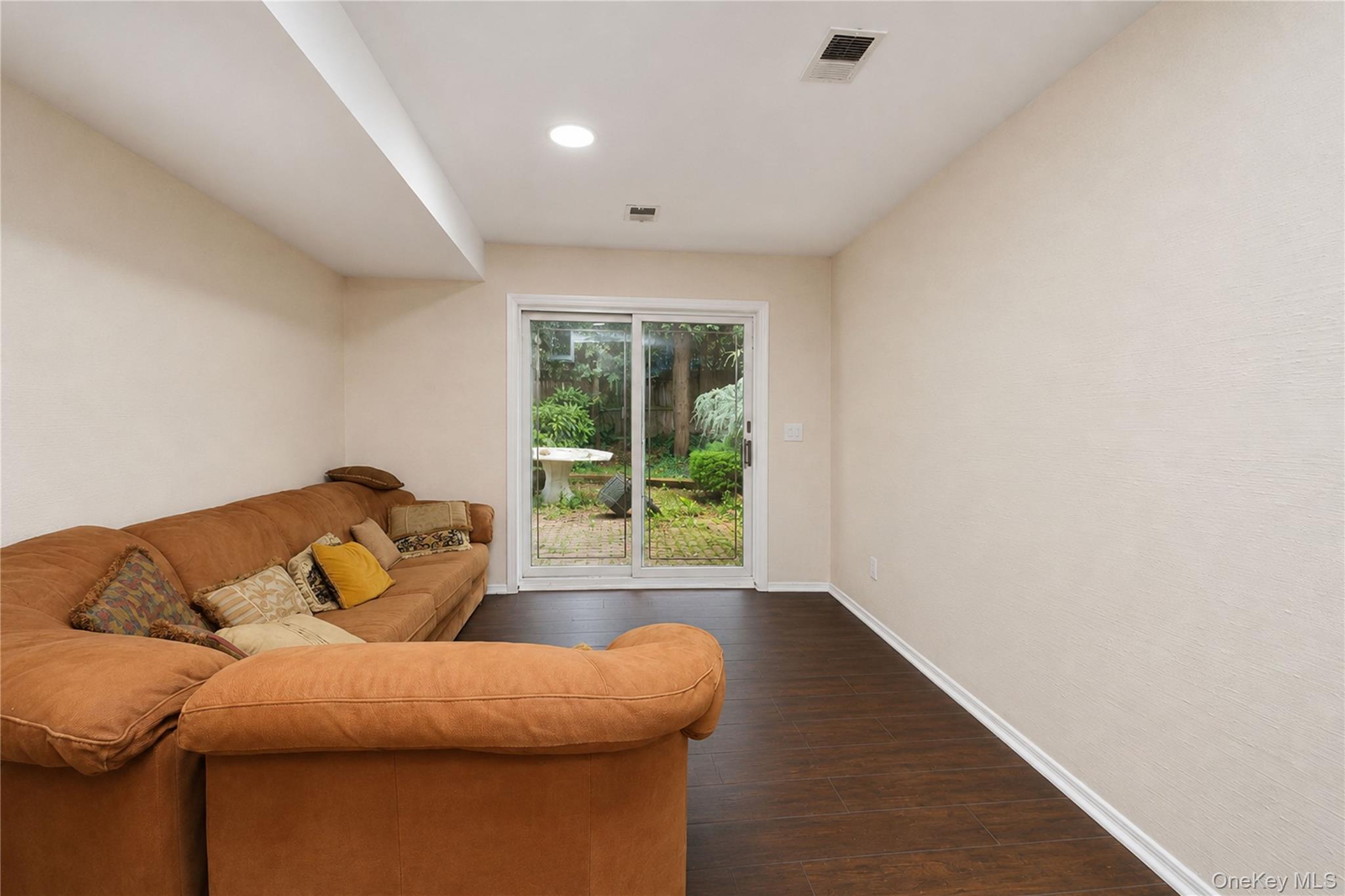 152 Rice Avenue Property Photo 3