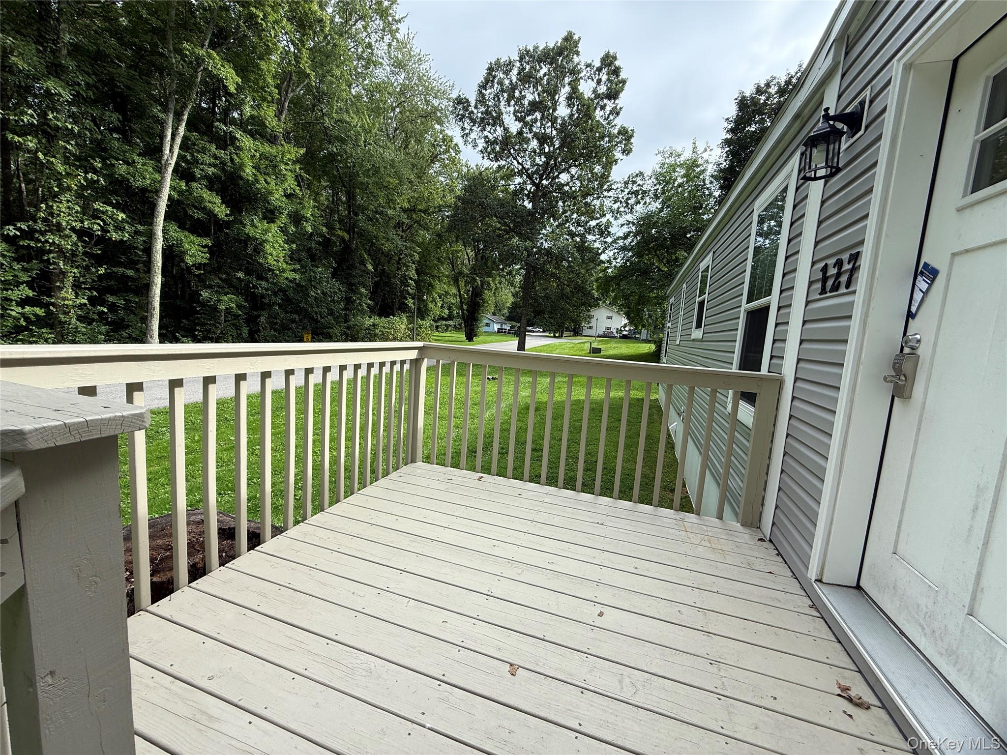 127 Woodcrest Drive Property Photo 18