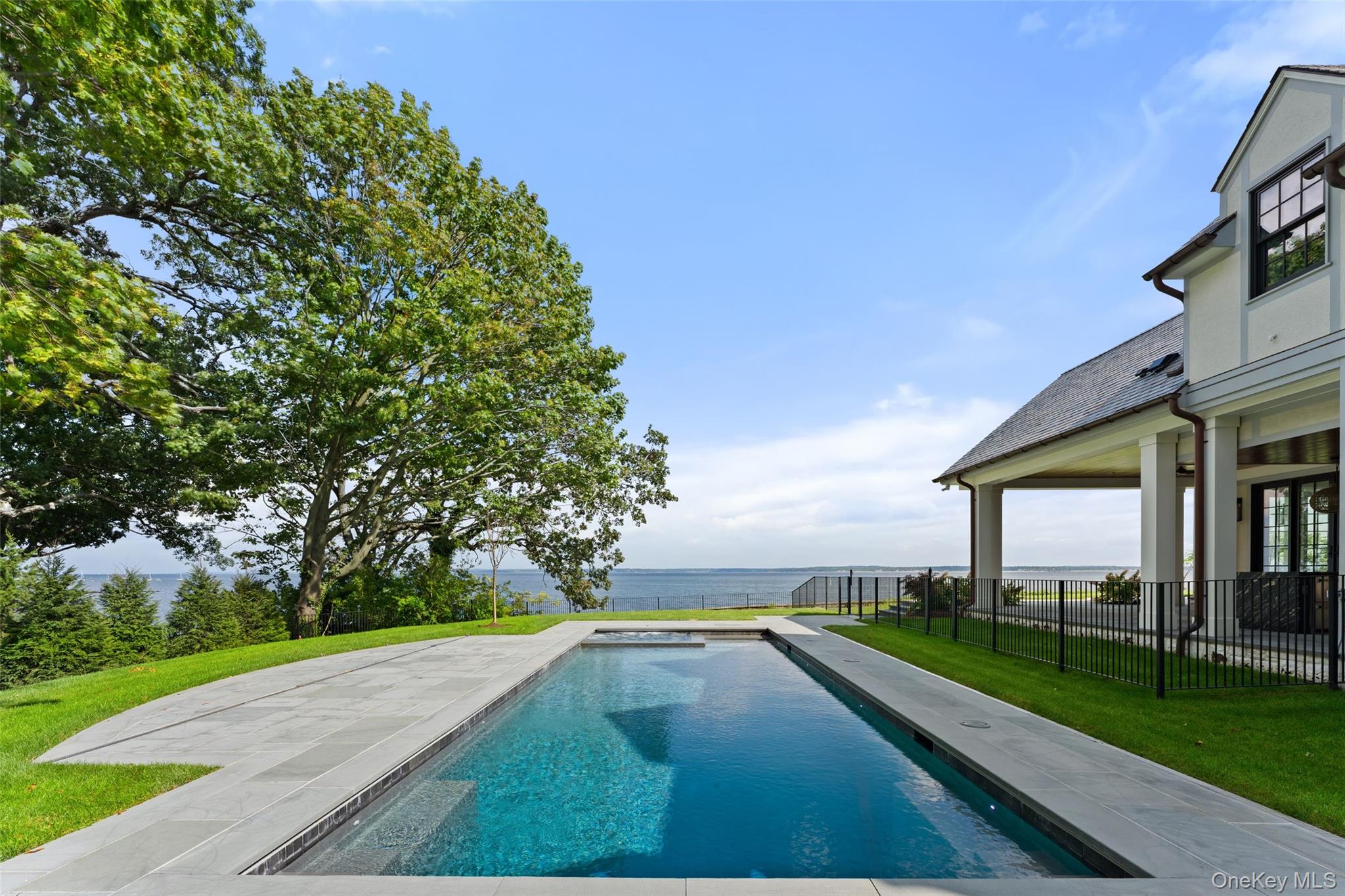 104 Premium Point Property Photo 2