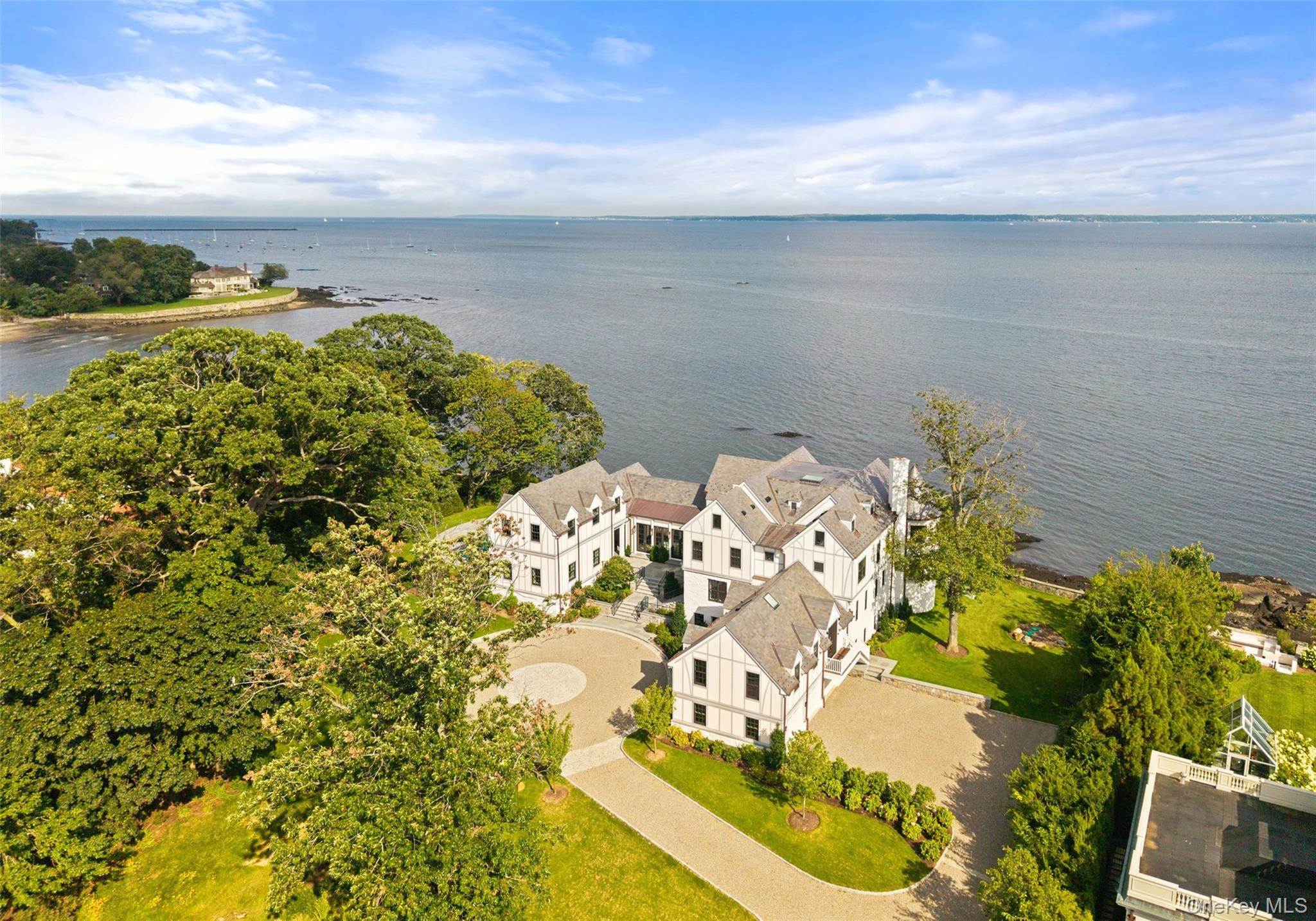 104 Premium Point Property Photo 3
