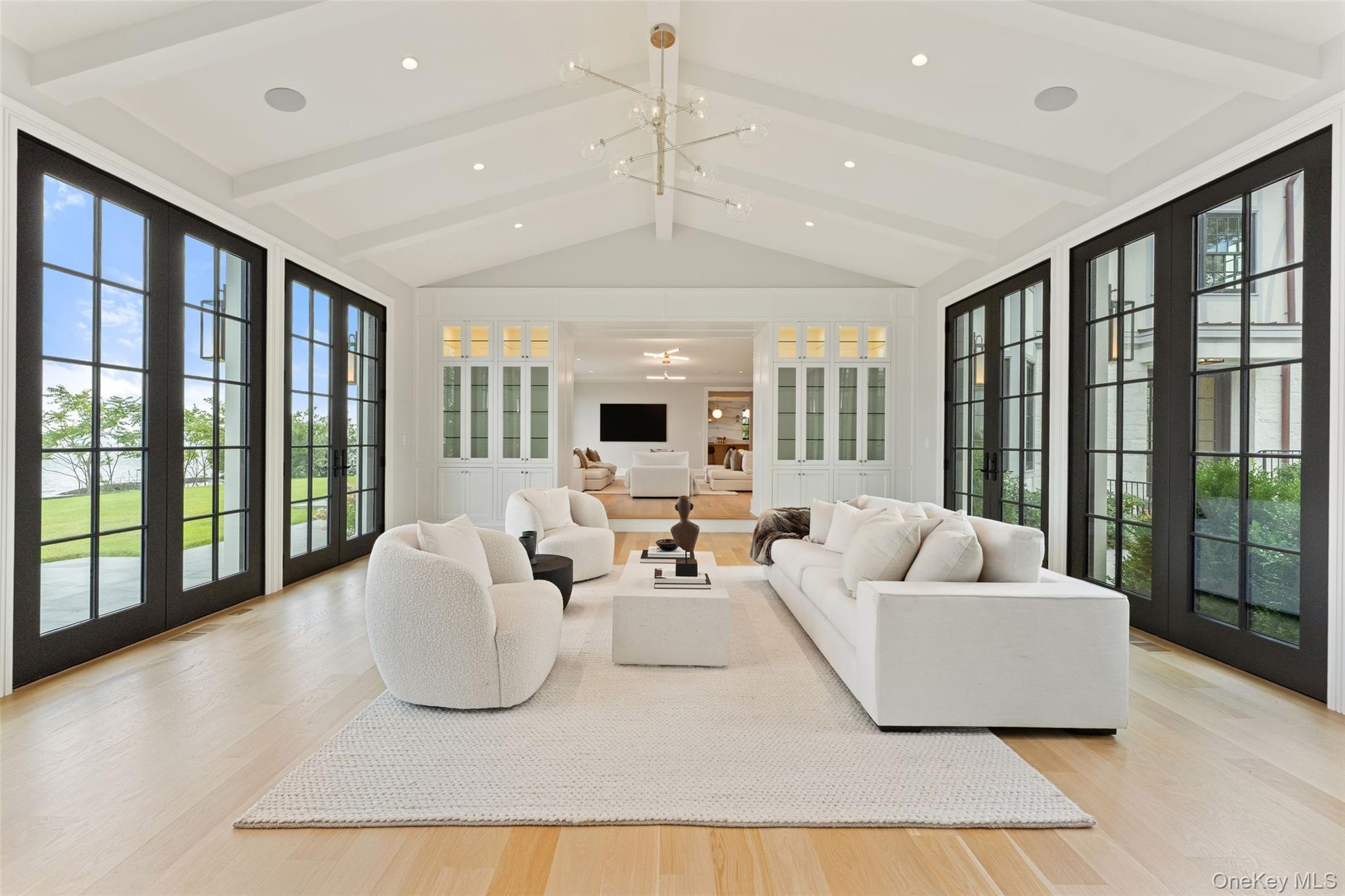 104 Premium Point Property Photo 8