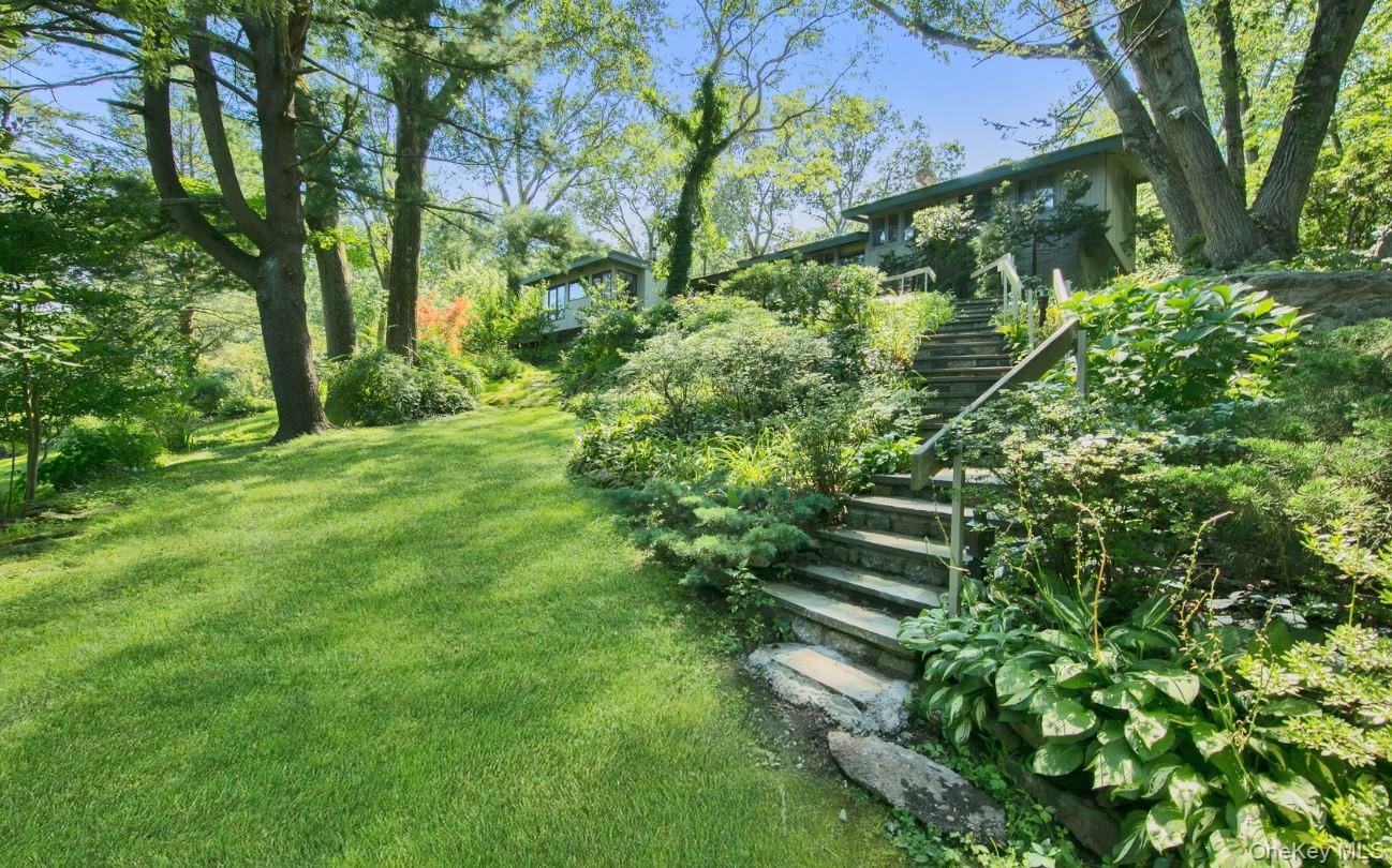 35 Saxon Woods Road Property Photo 6