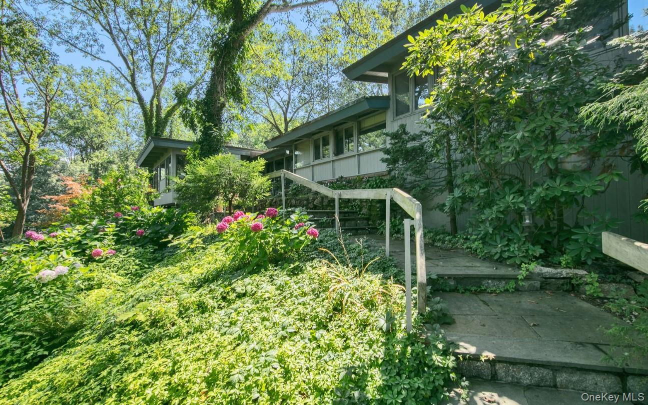 35 Saxon Woods Road Property Photo 7