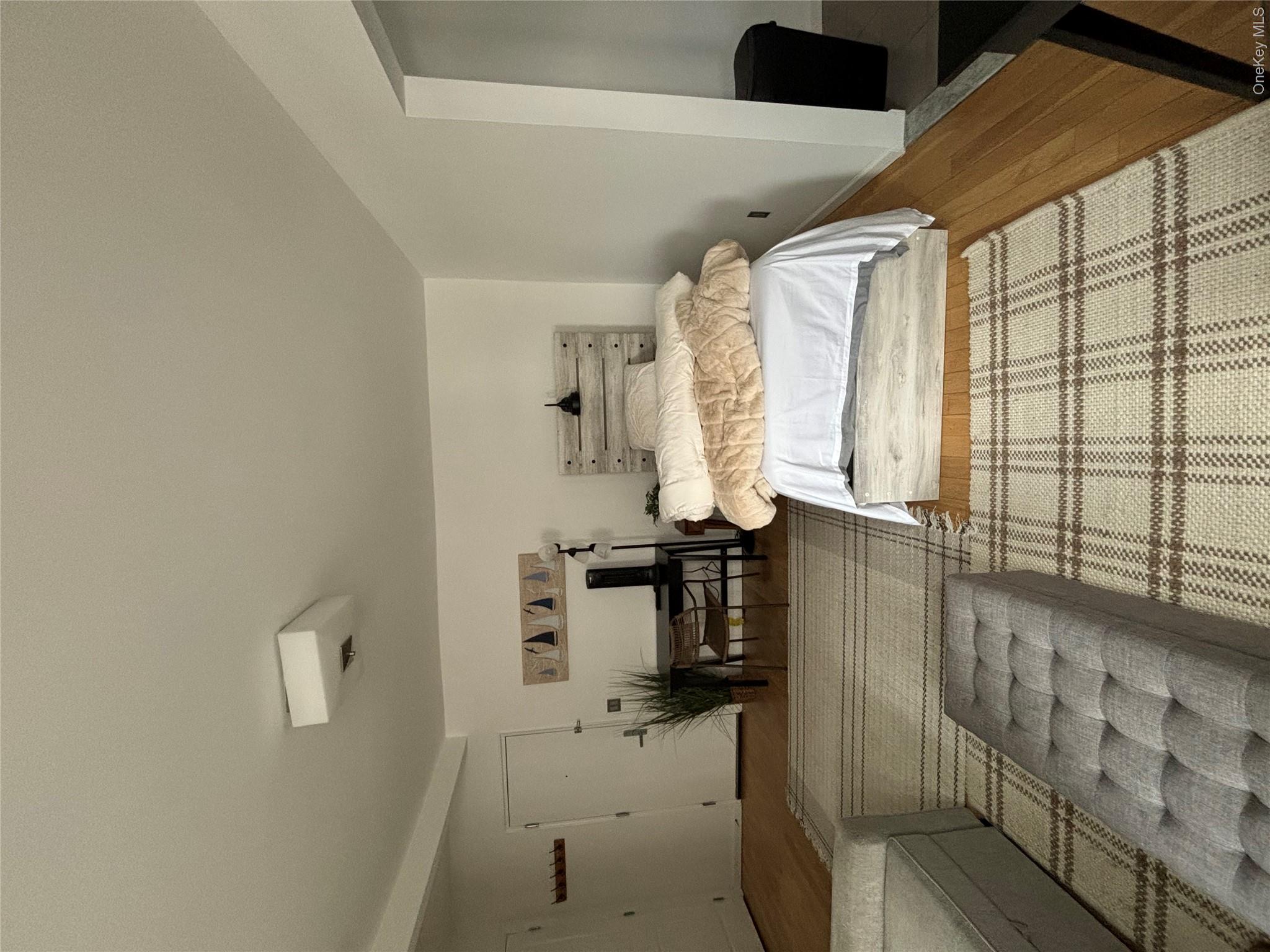 251-255 W Broadway 203 Property Photo 6