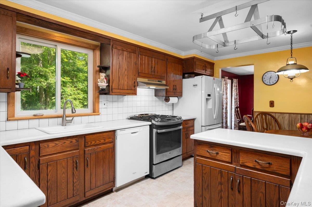 9 Laurel Road Property Photo 7