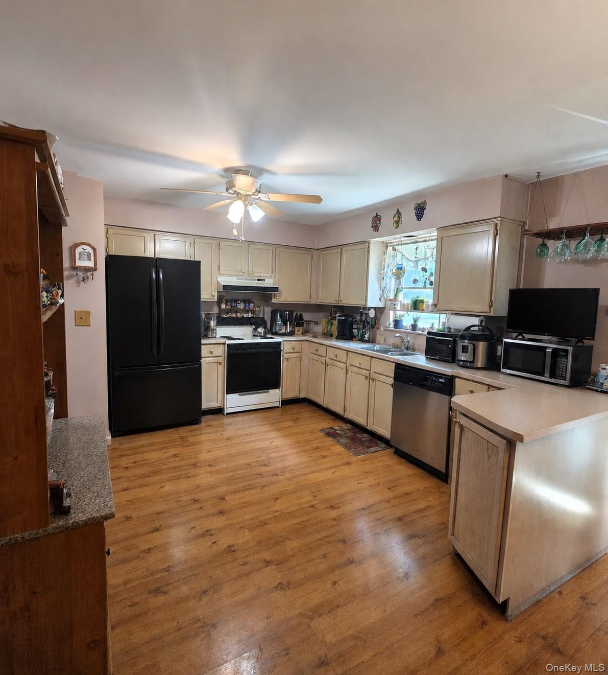 10 Andre Drive Property Photo 8