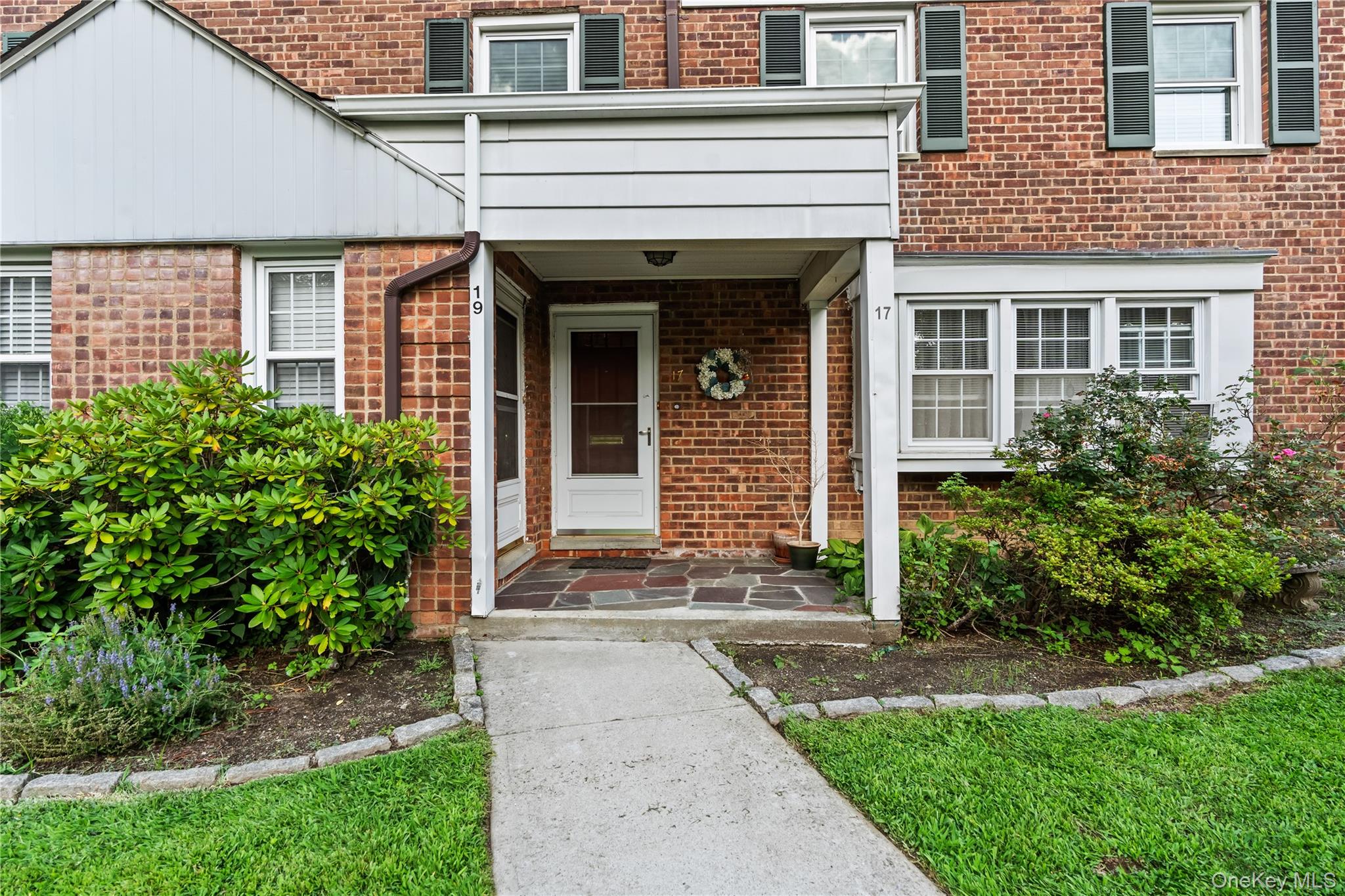 17 Robins Crescent 17 Property Photo 2