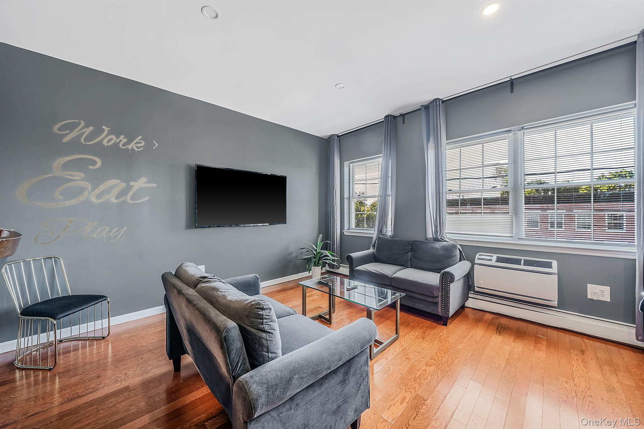 821 Prospect Avenue Property Photo 3
