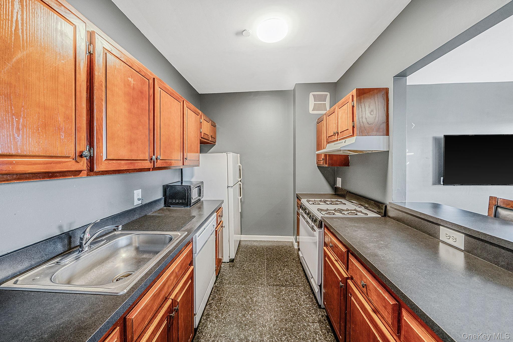 821 Prospect Avenue Property Photo 10
