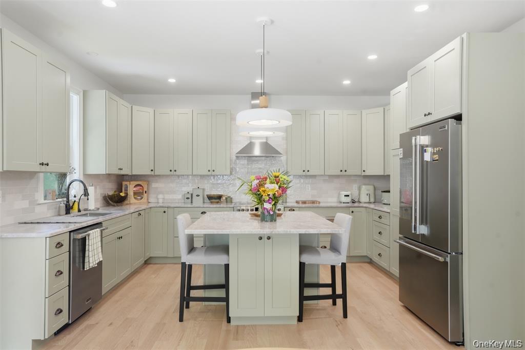 33 Howland Avenue Property Photo 8