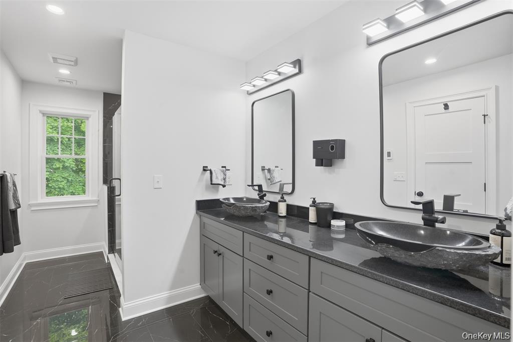 33 Howland Avenue Property Photo 19
