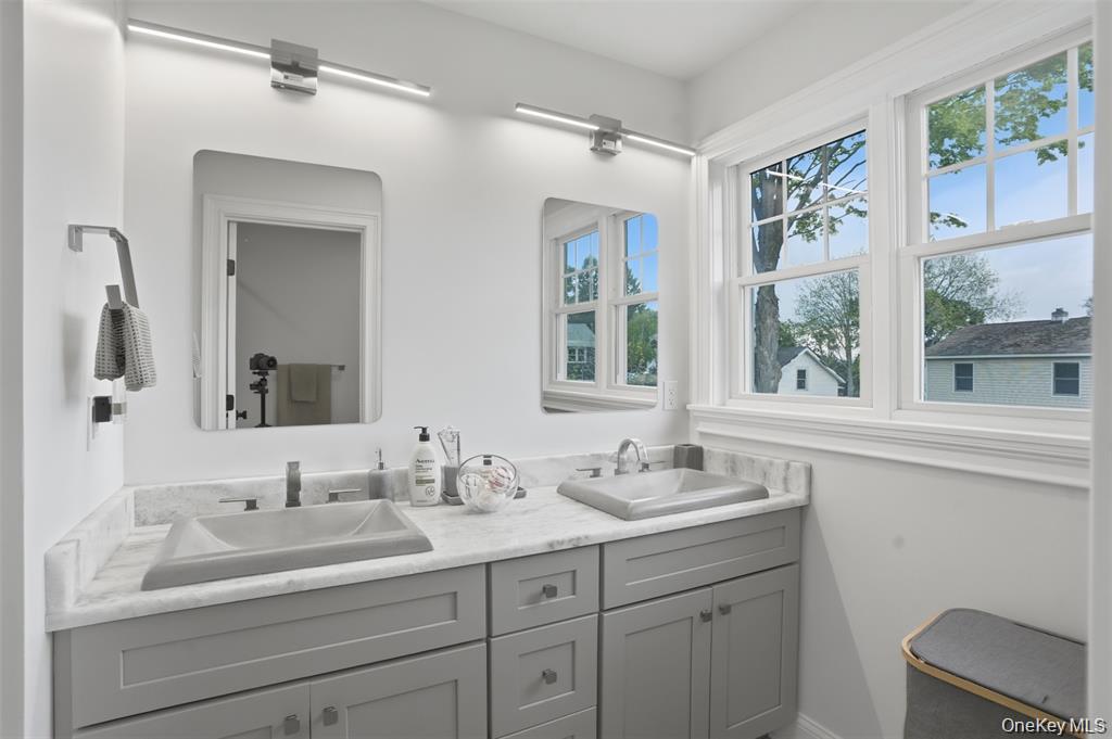 33 Howland Avenue Property Photo 23