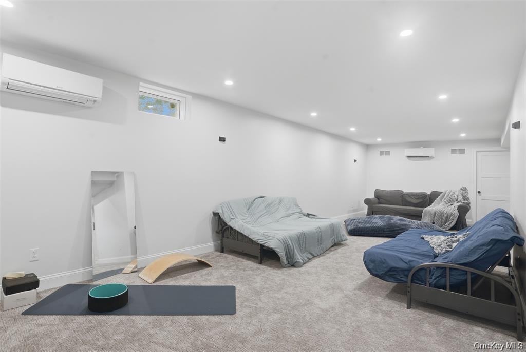 33 Howland Avenue Property Photo 27
