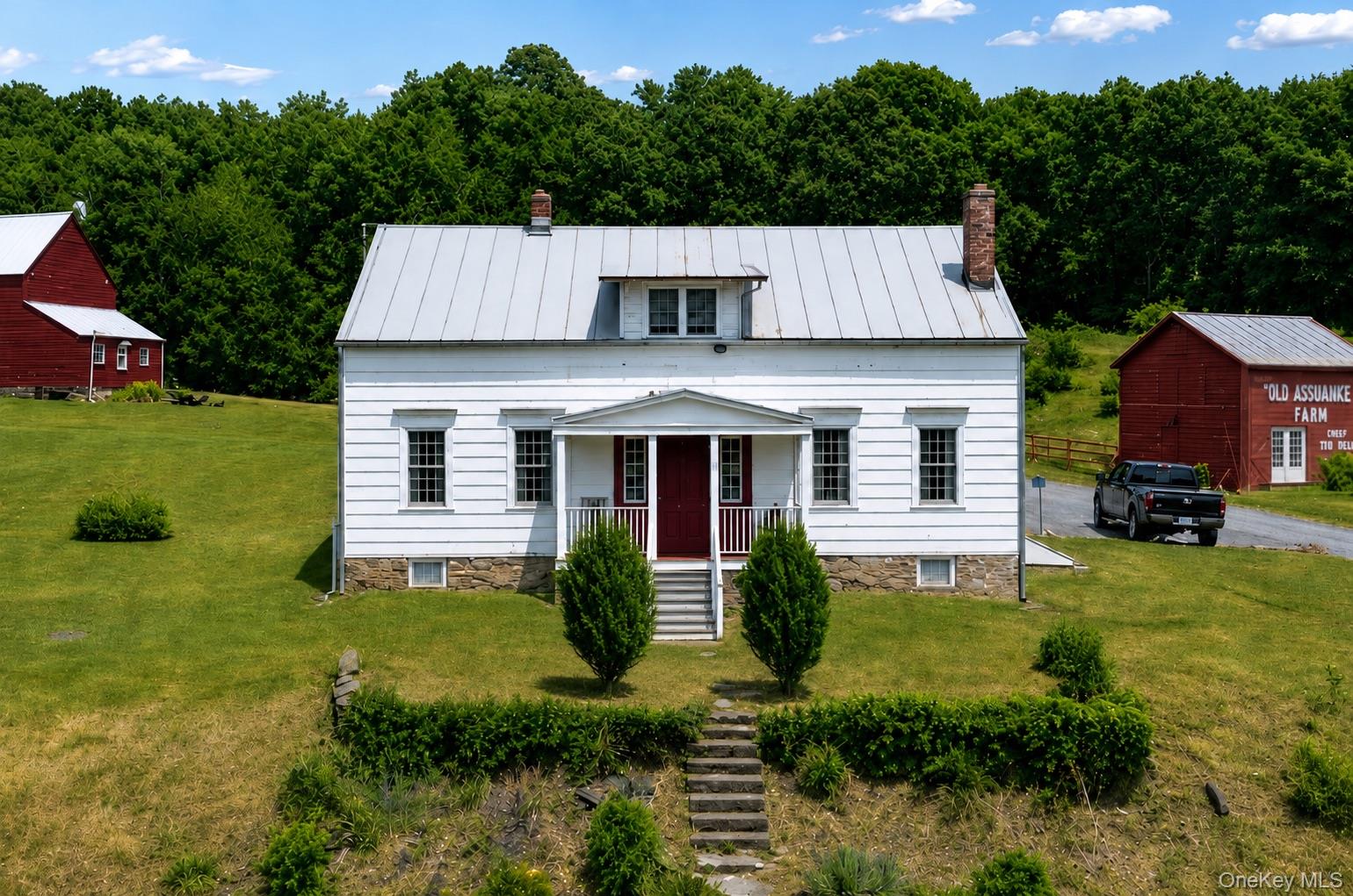 148 N Creek Road Property Photo 2