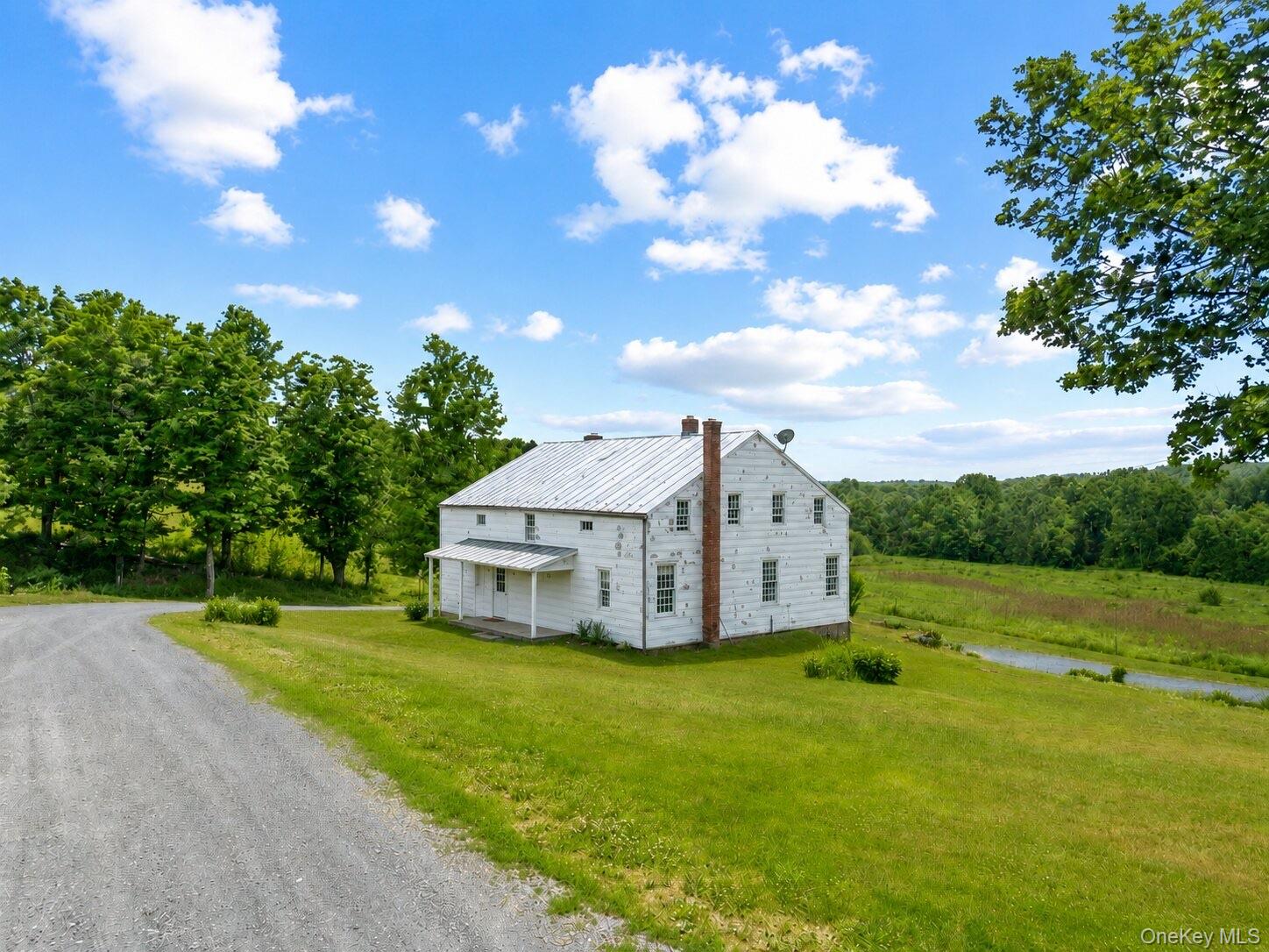 148 N Creek Road Property Photo 3