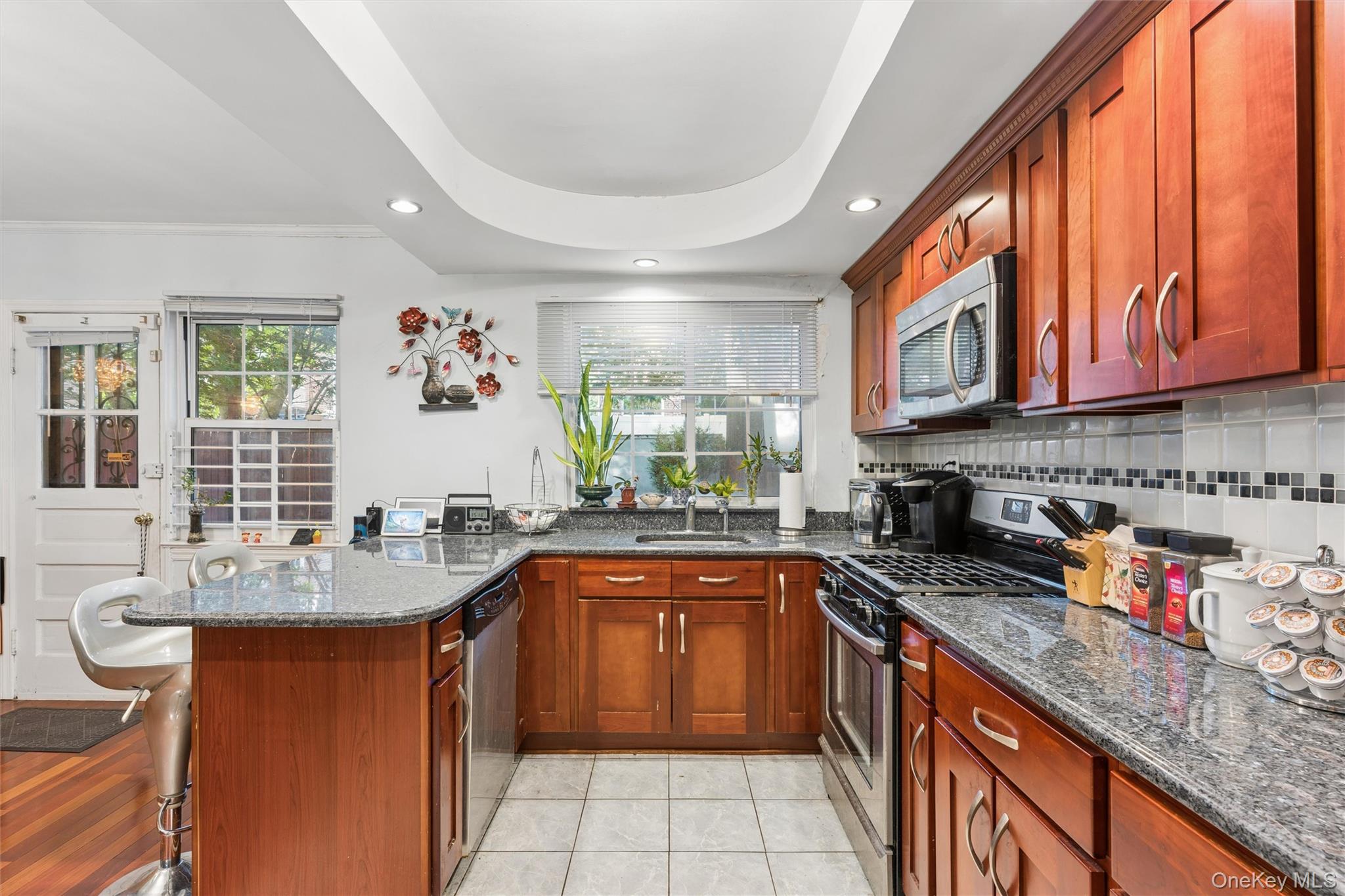 6911 Springfield Boulevard Property Photo 5